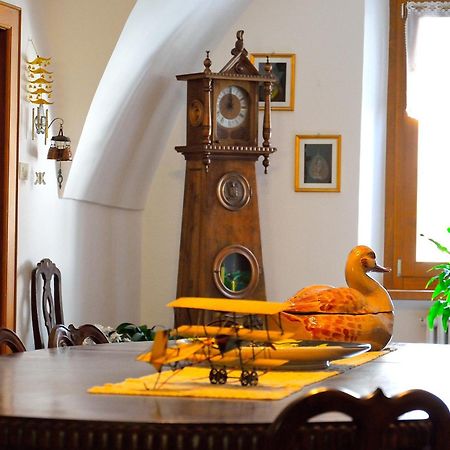 B&B Ca Dei Baroni เปลลิซซาโน ภายนอก รูปภาพ