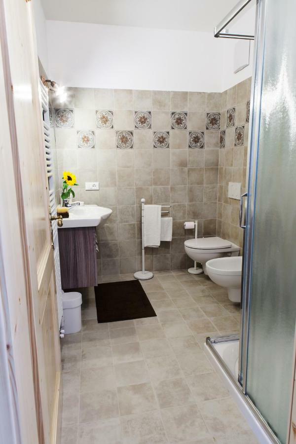 B&B Ca Dei Baroni เปลลิซซาโน ภายนอก รูปภาพ